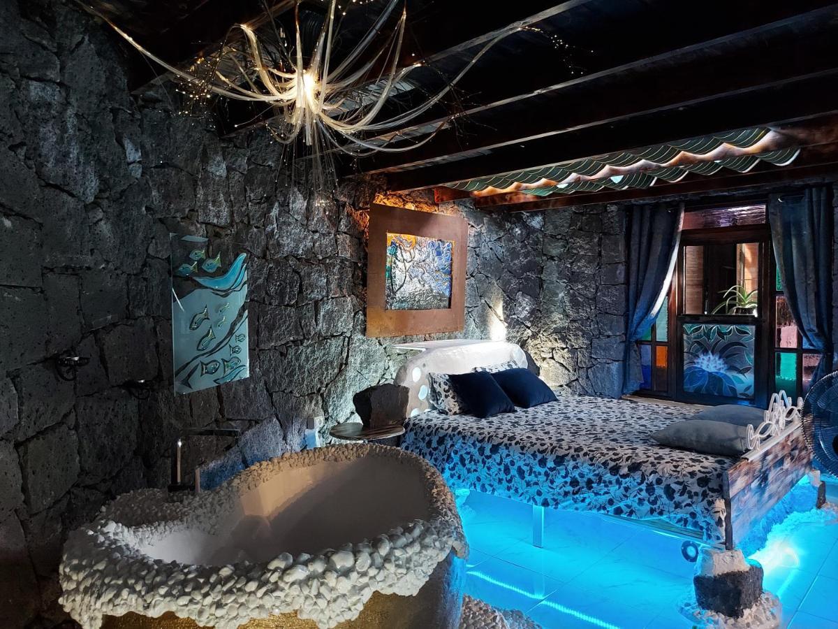 Aloelux Villa ! - Private Villa With Jacuzzi, Cinema ,Massage ,Wonderful View, Art Desing Villa Conil Exteriér fotografie